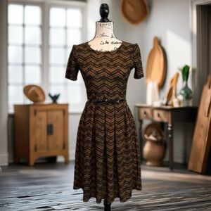 ⚜️LuLaRoe Size Small (4-6) Black and Gold Zigzag Maxi Dress!